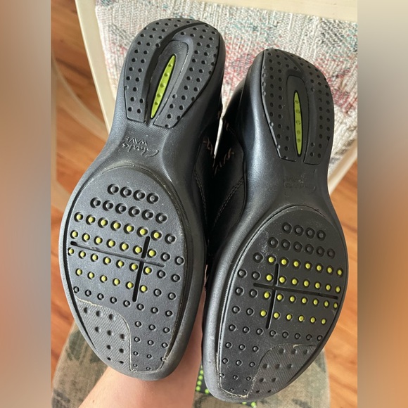 Clarks Wave Run 6.5m in Black - Picture 3 of 4